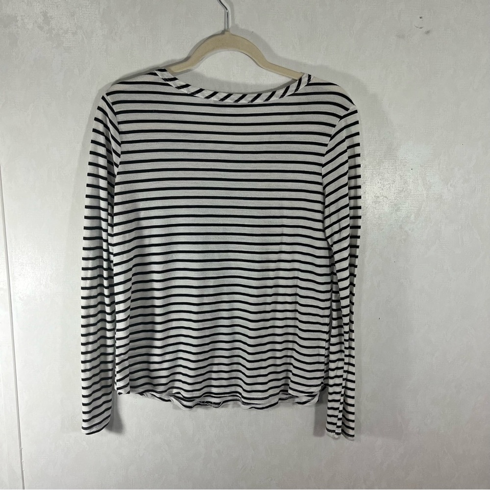 Forever 21 Black and White Striped Long Sleeve Tee Scoop Neck - Picture 4 of 7